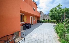 Apartments Orsula Near Old Town